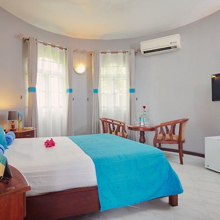 Gold Beach Resort Flic en Flac Exterior foto