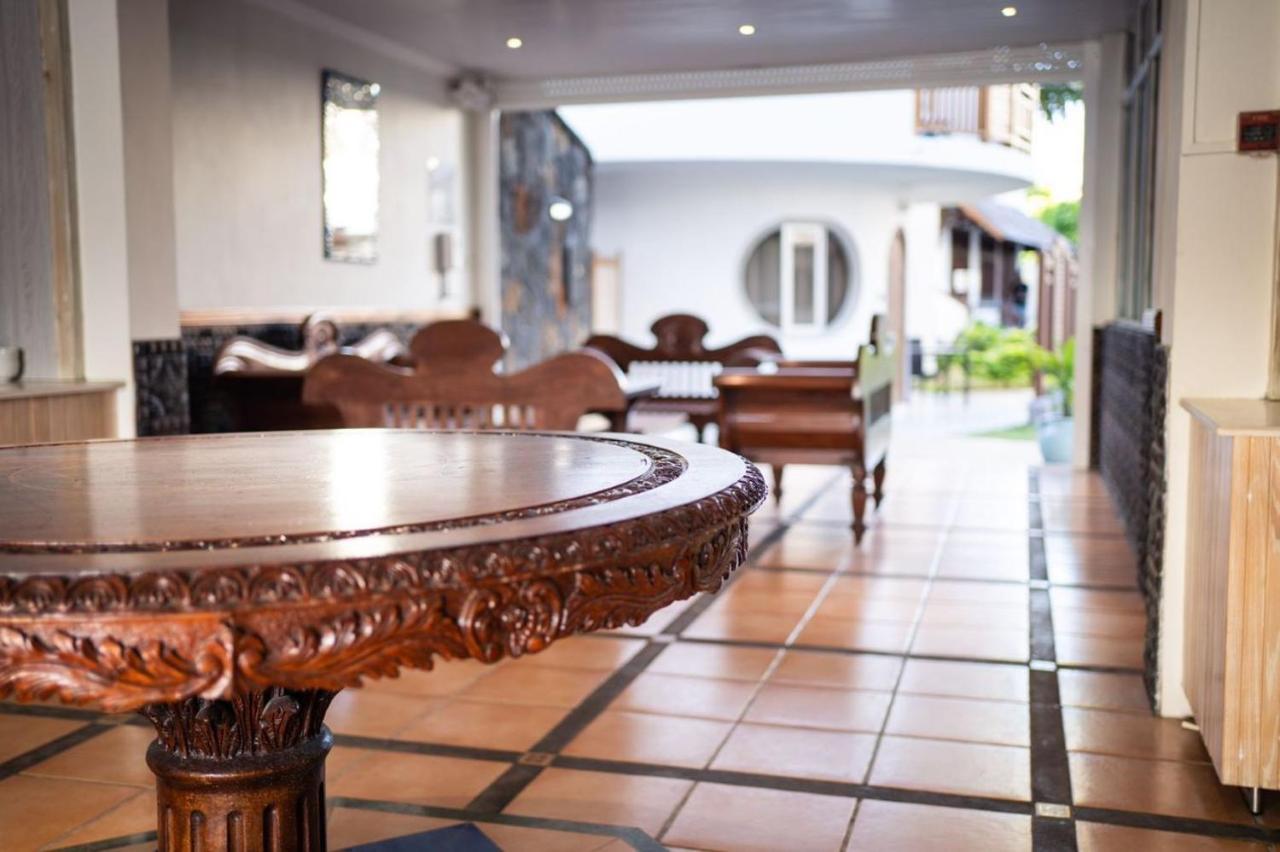 Gold Beach Resort Flic en Flac Exterior foto