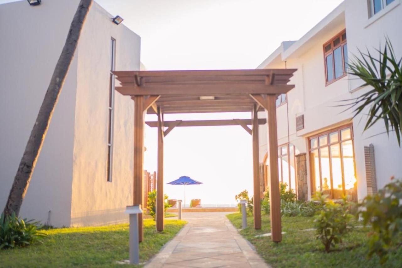 Gold Beach Resort Flic en Flac Exterior foto