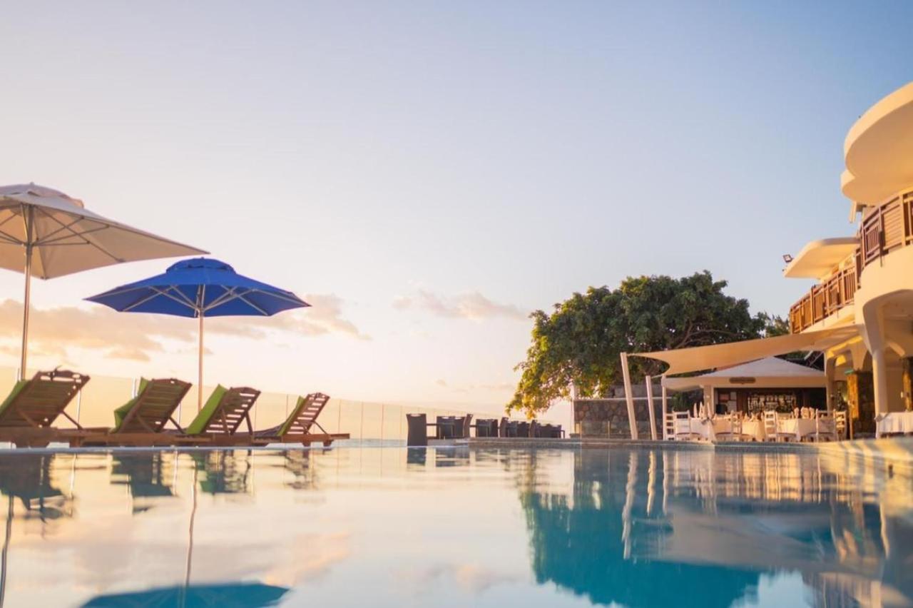 Gold Beach Resort Flic en Flac Exterior foto