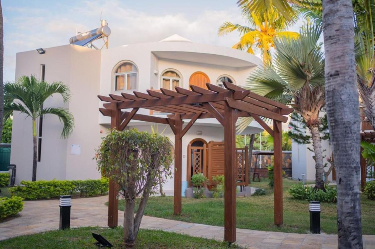 Gold Beach Resort Flic en Flac Exterior foto