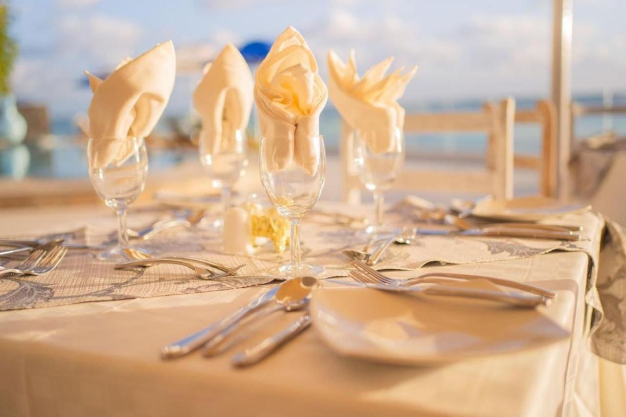 Gold Beach Resort Flic en Flac Exterior foto