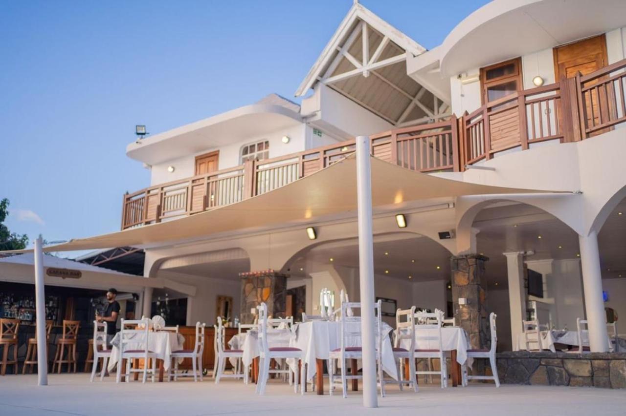 Gold Beach Resort Flic en Flac Exterior foto