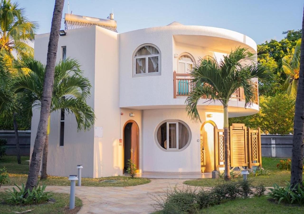 Gold Beach Resort Flic en Flac Exterior foto