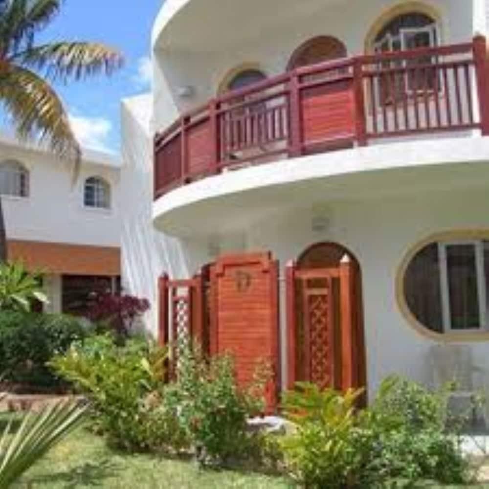 Gold Beach Resort Flic en Flac Exterior foto