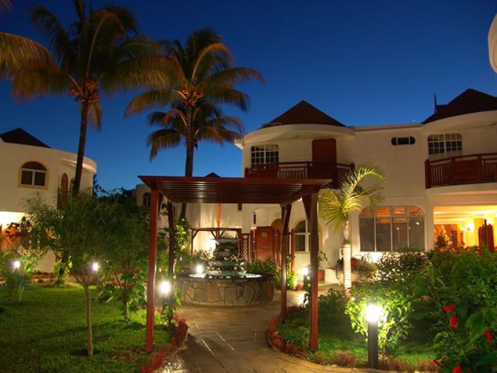 Gold Beach Resort Flic en Flac Exterior foto