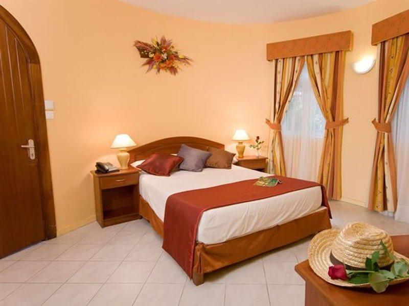 Gold Beach Resort Flic en Flac Exterior foto