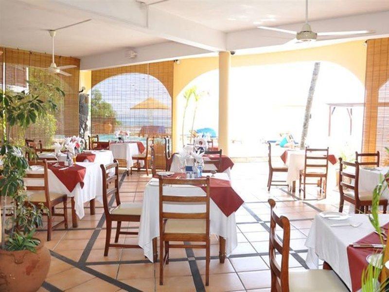 Gold Beach Resort Flic en Flac Exterior foto