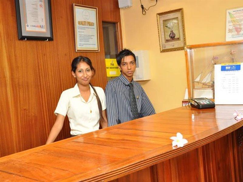 Gold Beach Resort Flic en Flac Exterior foto