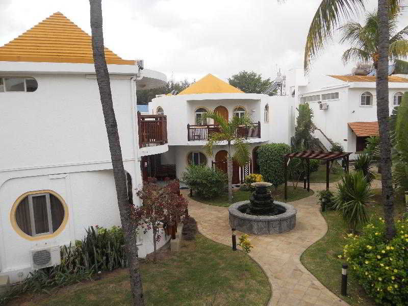 Gold Beach Resort Flic en Flac Exterior foto